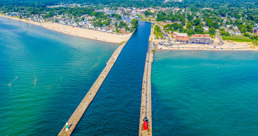 Top Coastal Towns Worth Visiting in the Great Lakes Region